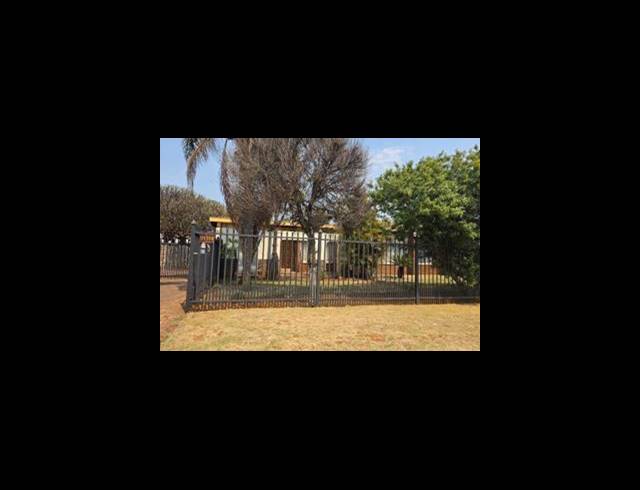 3 BEDROOM HOUSE SOLD IN SINOVILLE